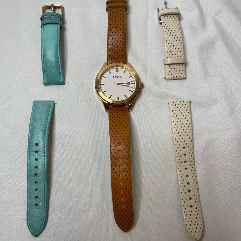 Good Fossil Watch with 3 interchangeable bands
